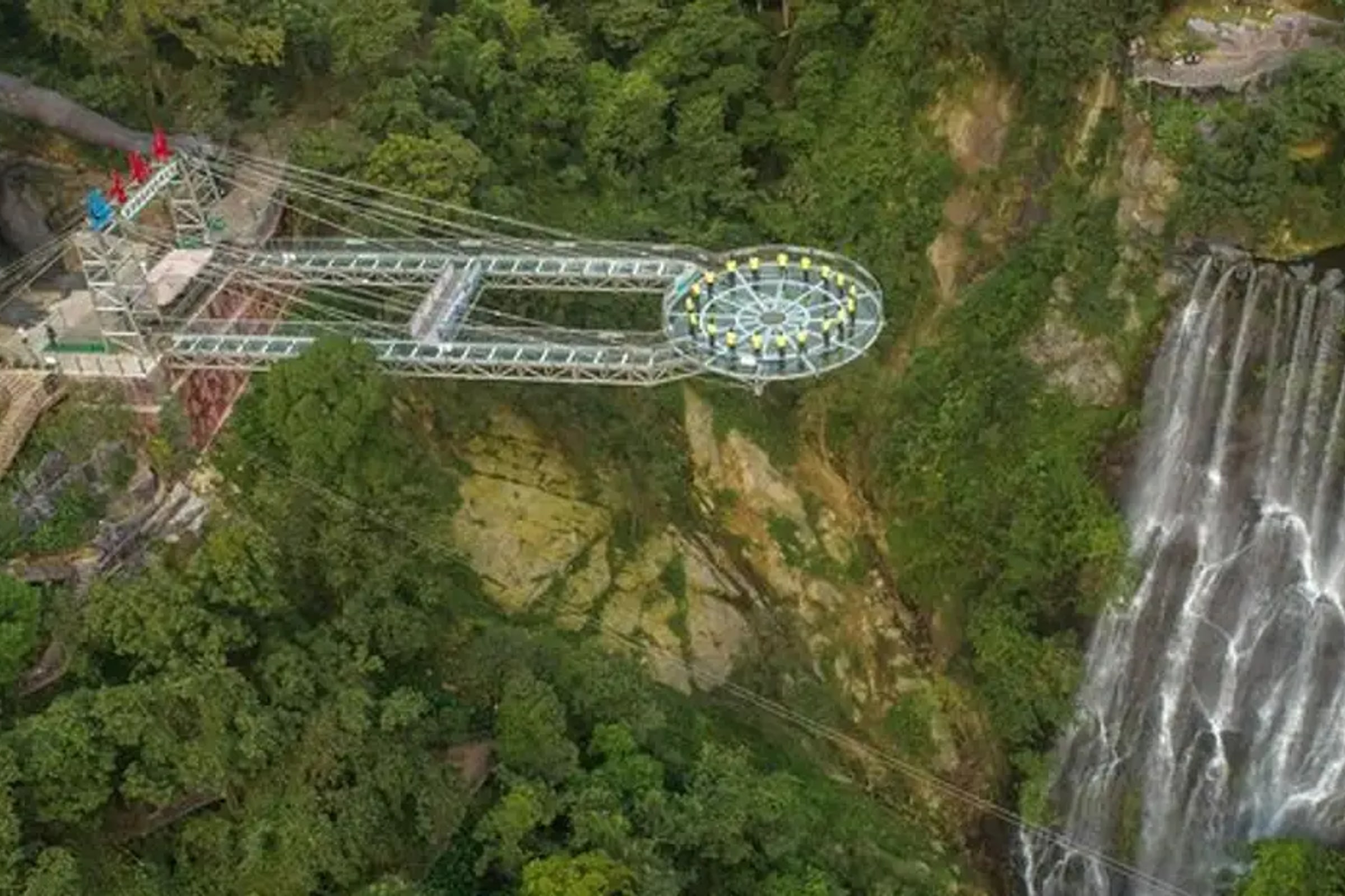 Private Day Tour to Gulong Canyon Glass Bridge from Guangzhou